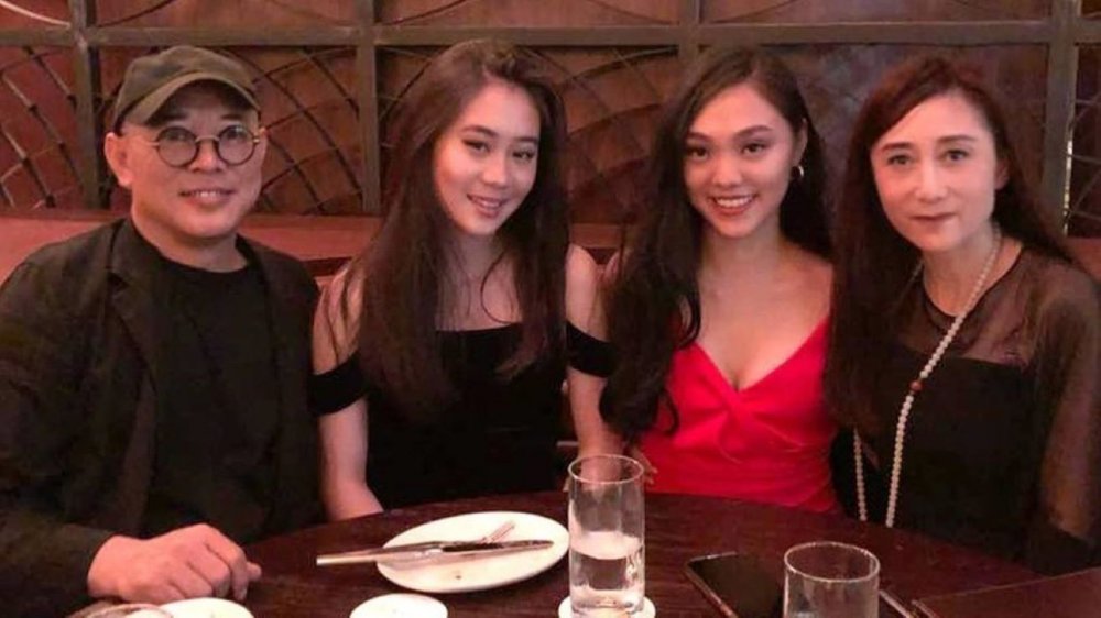 Jet Li, Nina Li Chi, and daughters