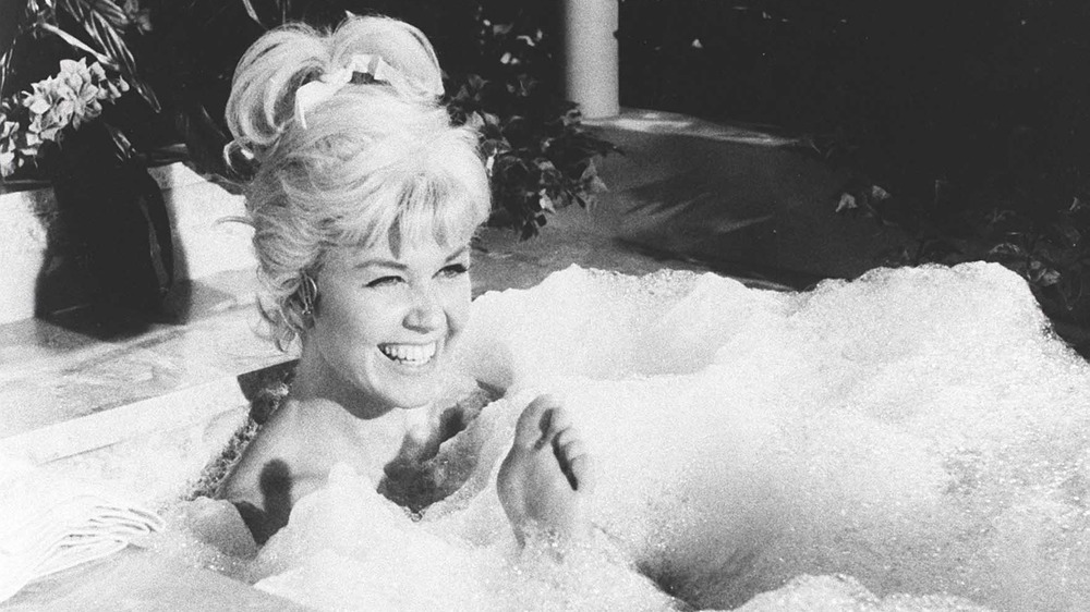 Doris Day in bathtub