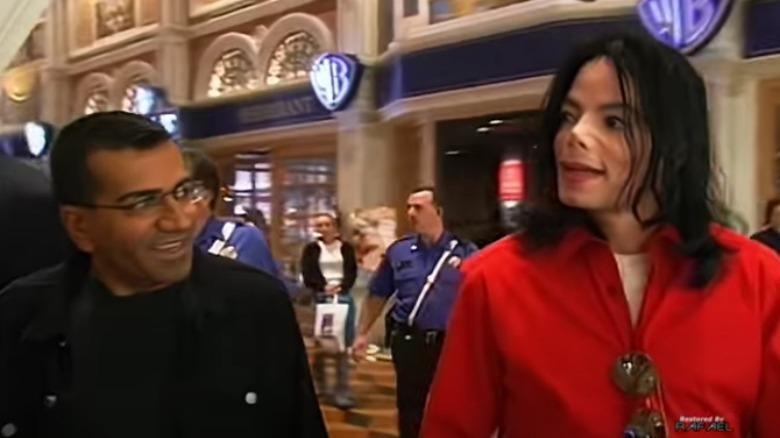 Martin Bashir interviewing Michael Jackson