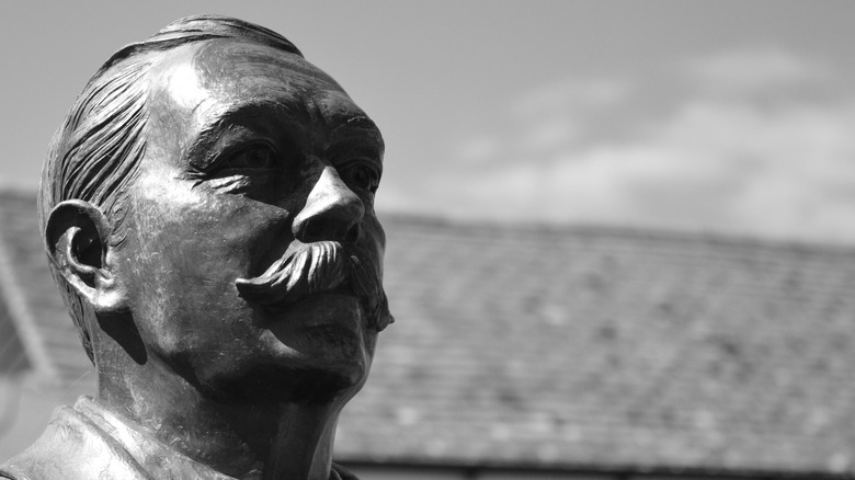 Sir Arthur Conan Doyle statue