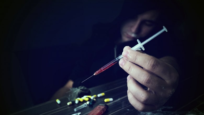 needle with drugs
