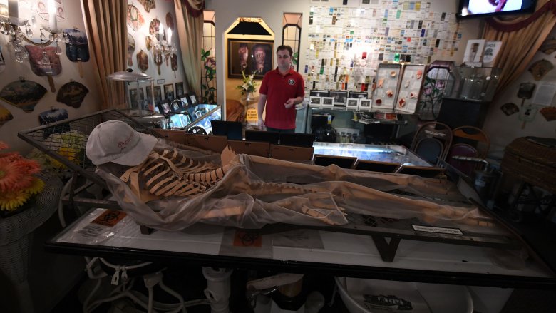 museum of death skeleton skull