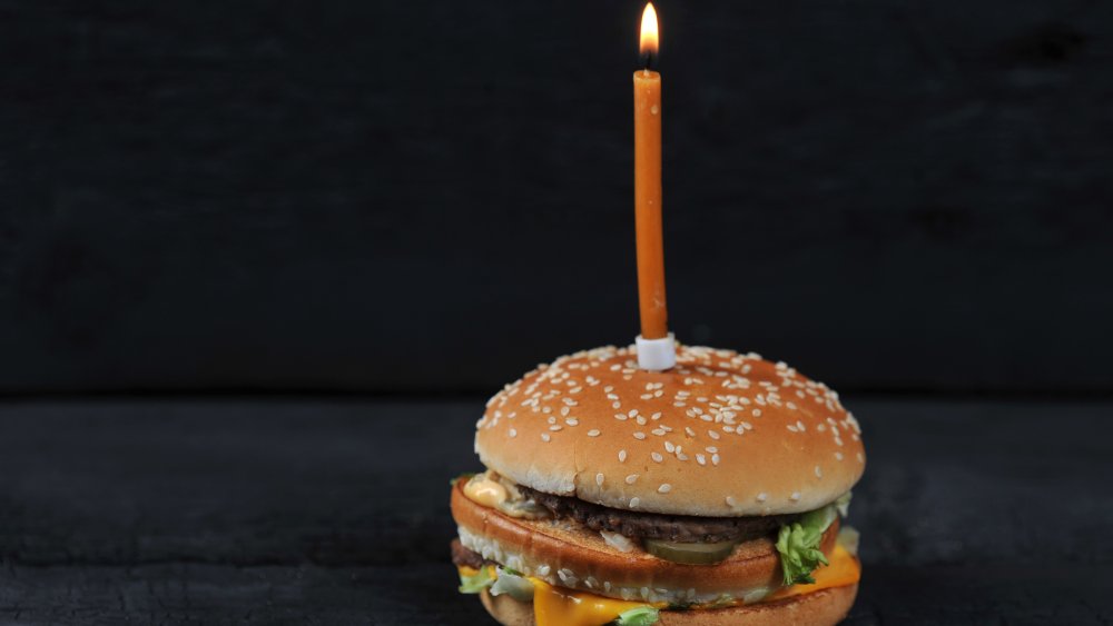 burger, candle