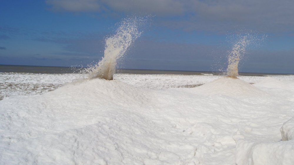 Ice volcanoes