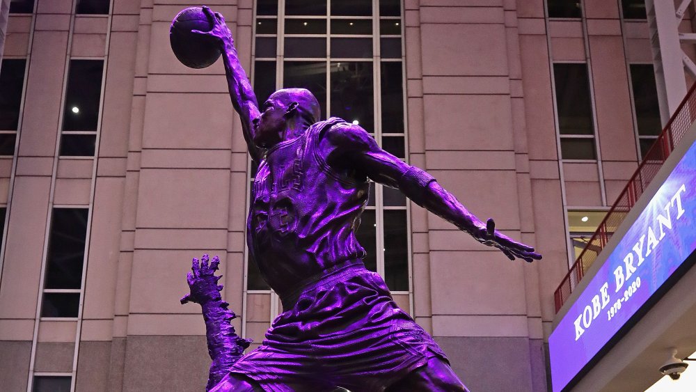 Statue of Michael Jordan