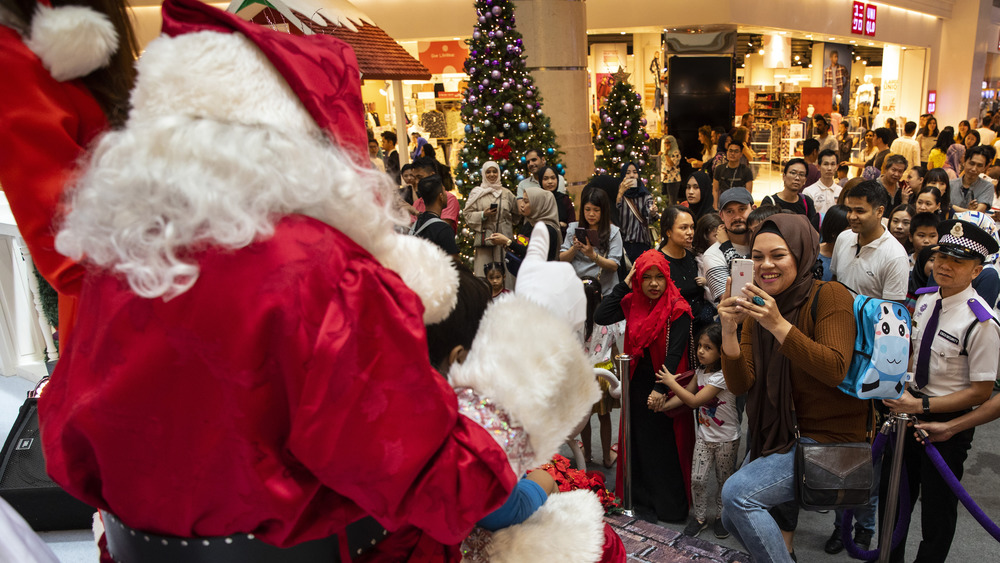 Mall Santa