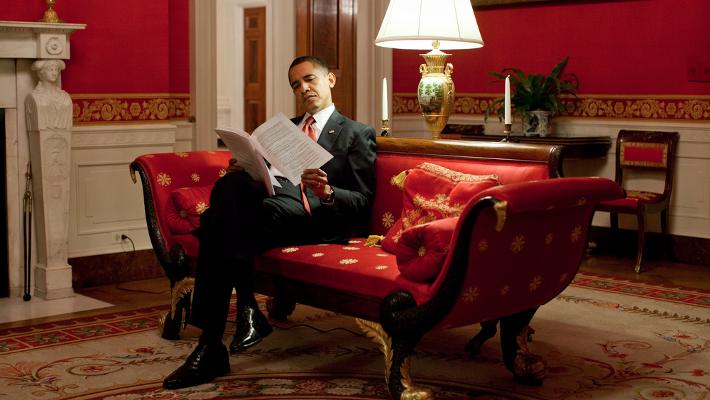  President Obama goes over notes in the Red Room, 2009