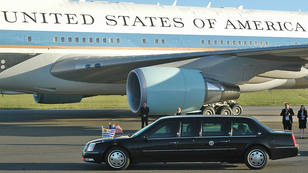Air Force One and Presidential Limo at Montevideo (Uruguay) Airport.