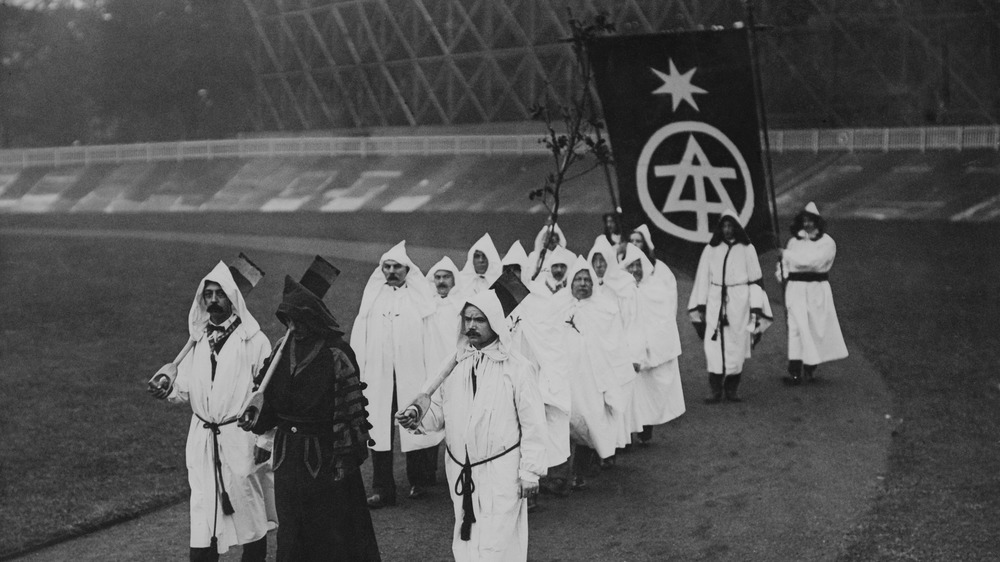 Druids marching 1911