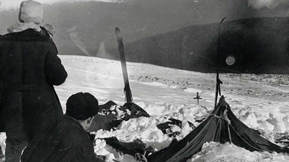 Abandoned skis