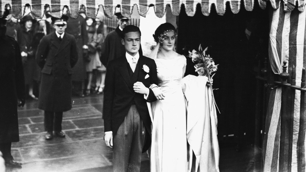 Bryan Guinness with his new bride Diana Mitford, 1929