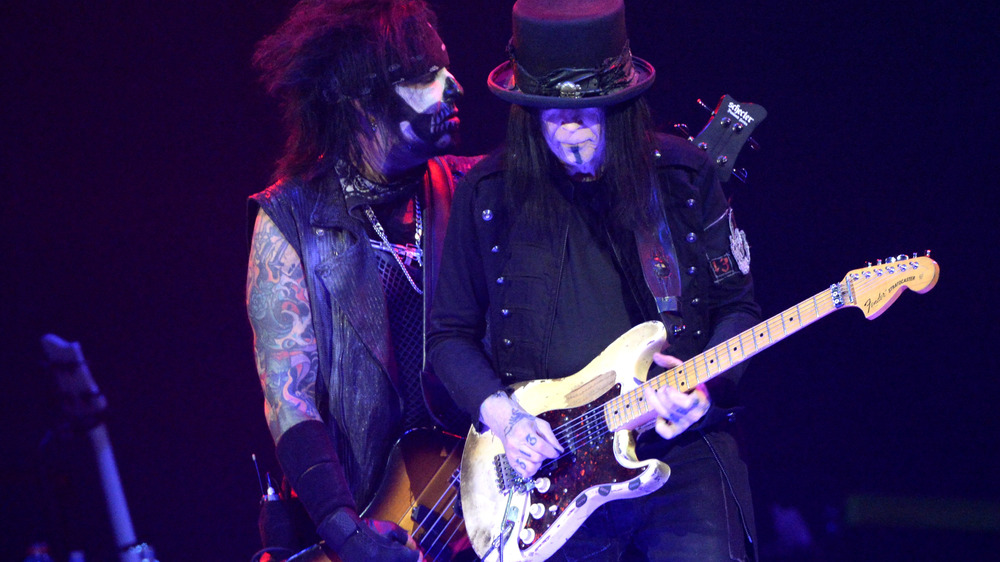 Sixx and Mars, 2015