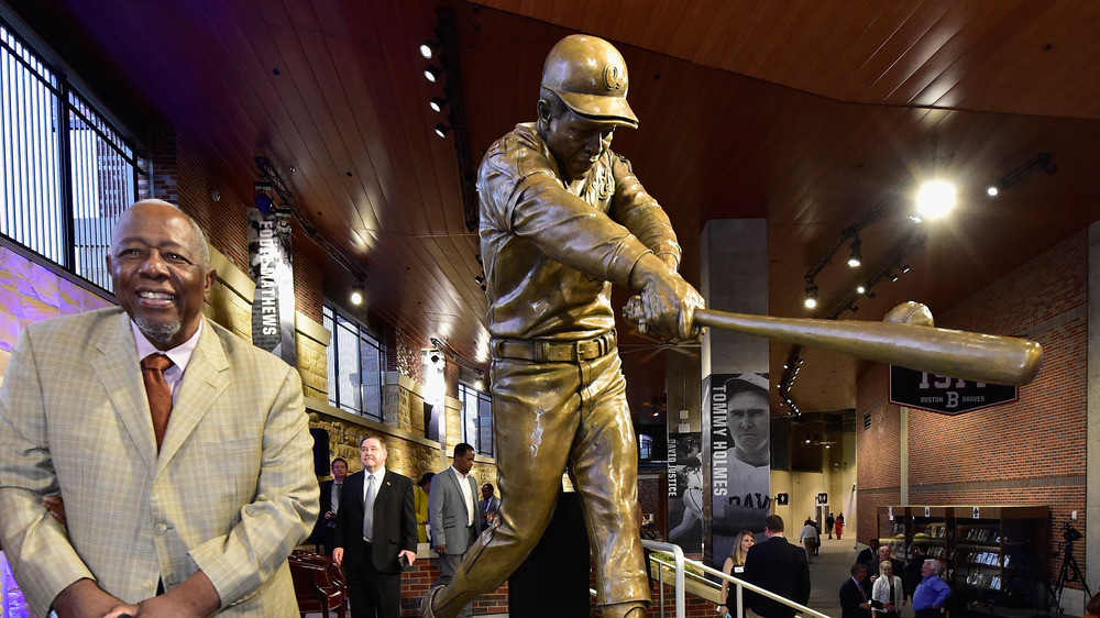 Hank Aaron and his statue