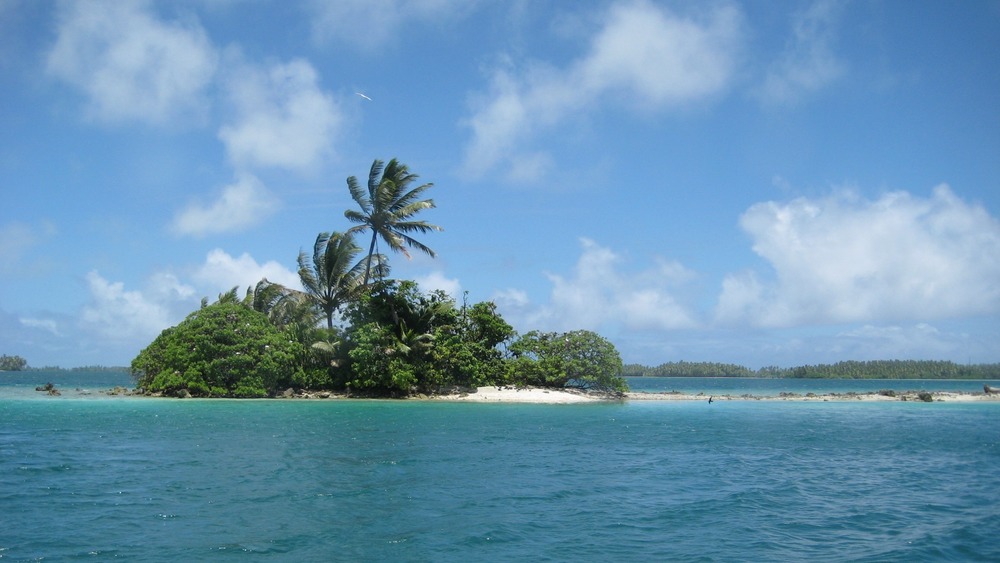 Palmyra Atoll with blue waters
