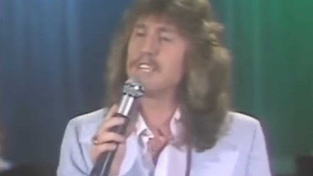 Randy Parton performs, 1982