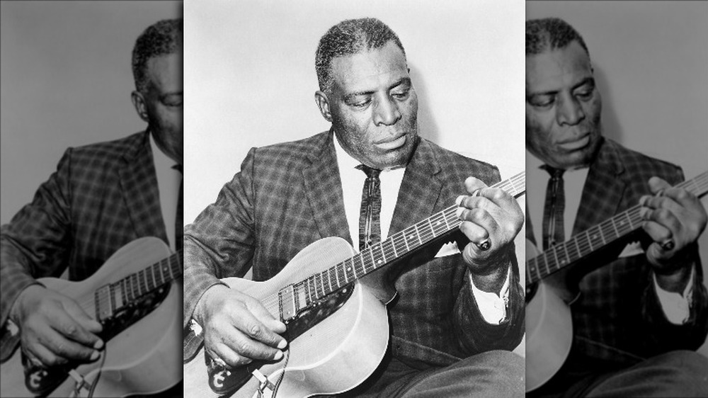 Blues singer Howlin' Wolf guitar