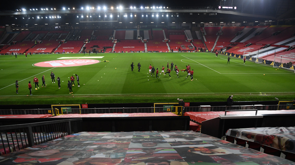 Manchester United warming up