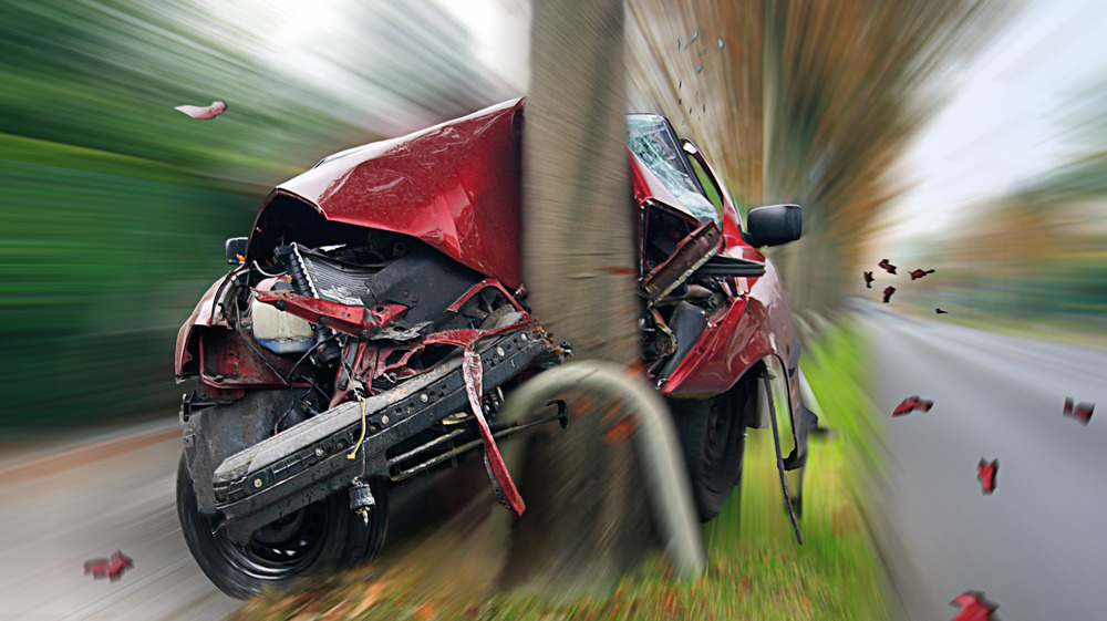 Car crashing into tree