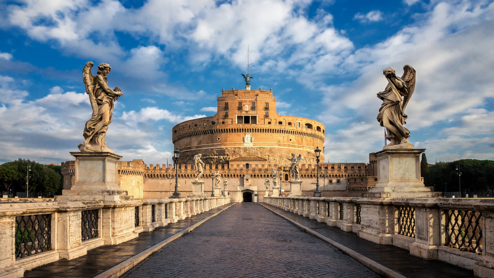 bridge leading up to Castel Sant'Angelo