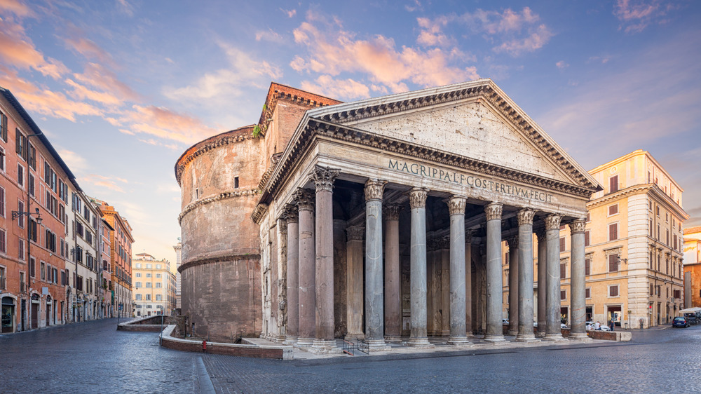 steet side view of The Pantheon