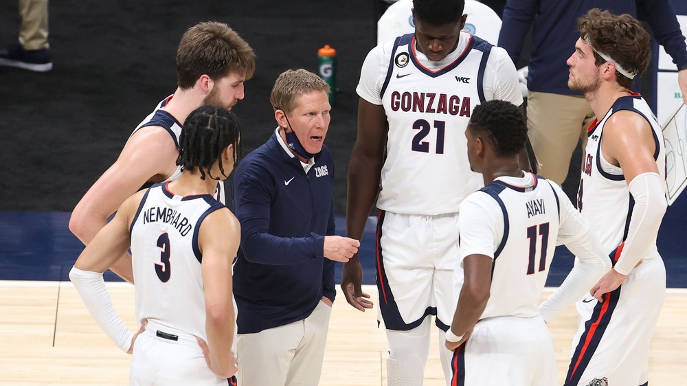 Mark Few and players