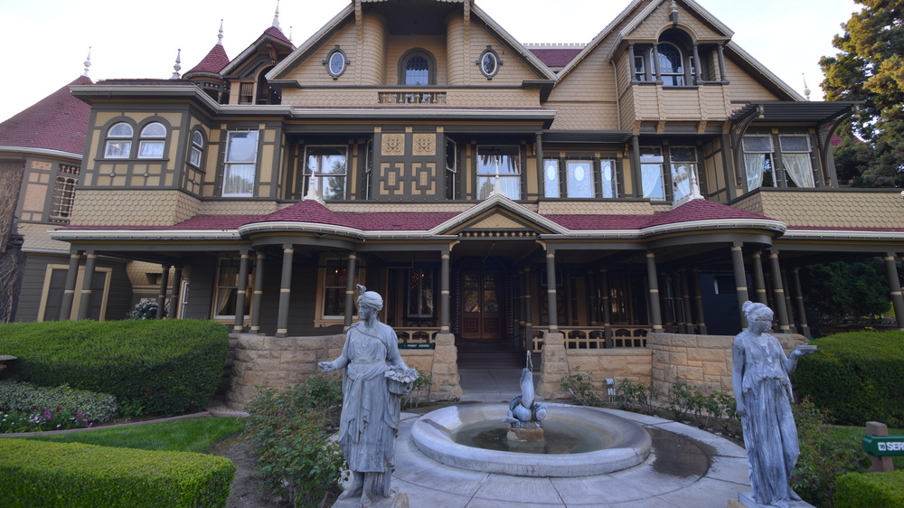 Winchester Mystery House front view