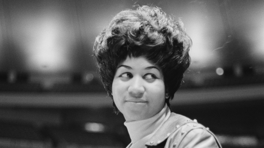 Aretha Franklin looking sideways