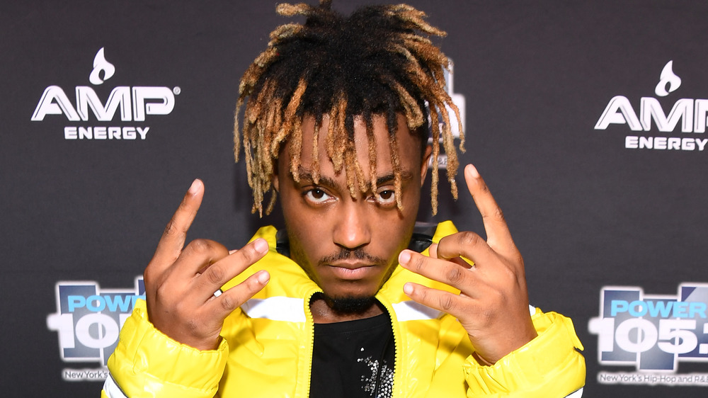 Rapper Juice Wrld in yellow