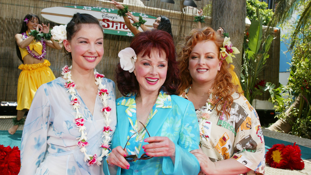Ashley, Naomi and Wynonna Judd wearing tropical shirts