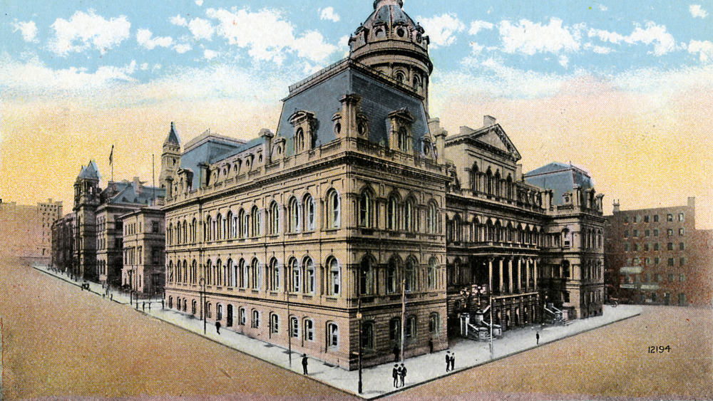 postcard of baltimore's city hall
