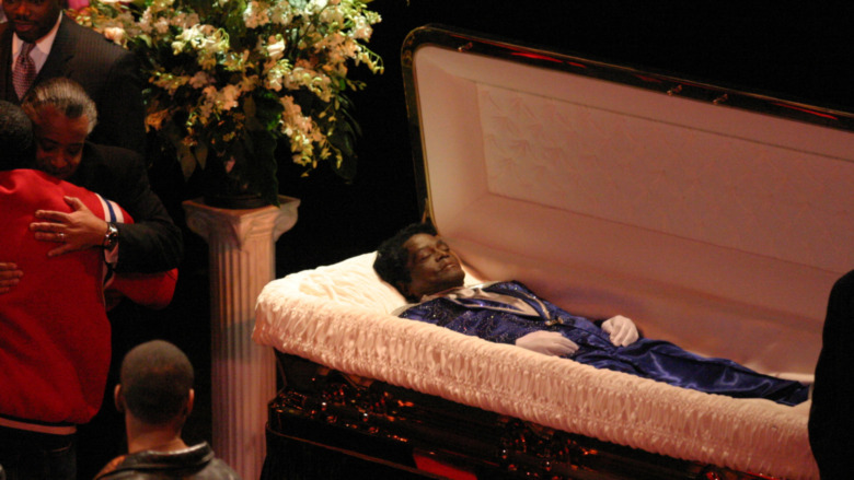James Brown laying in his coffin