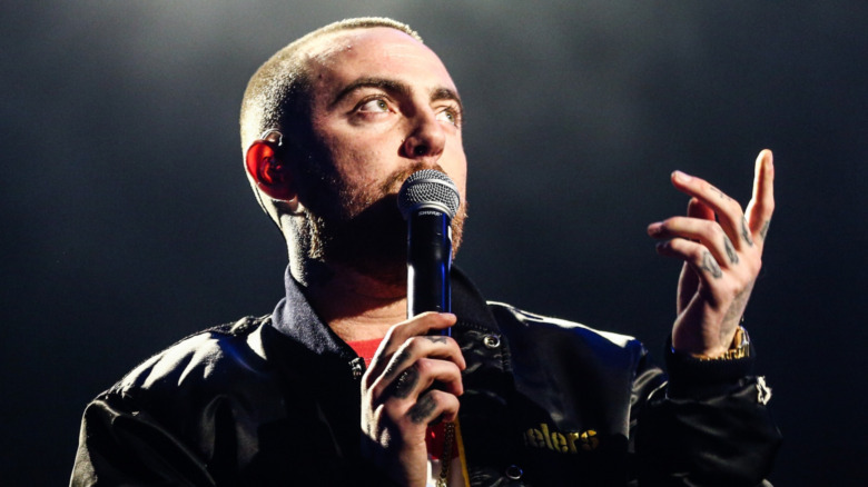 Mac Miller gesturing