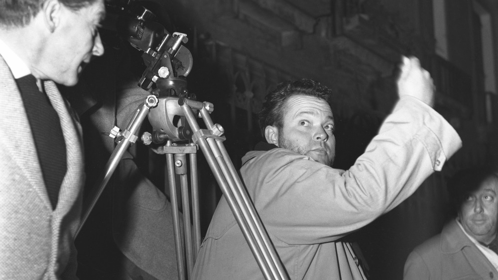 Orson Welles sets up a shot on the set of Othello