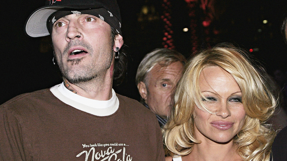 Tommy Lee and Pamela Anderson smiling 