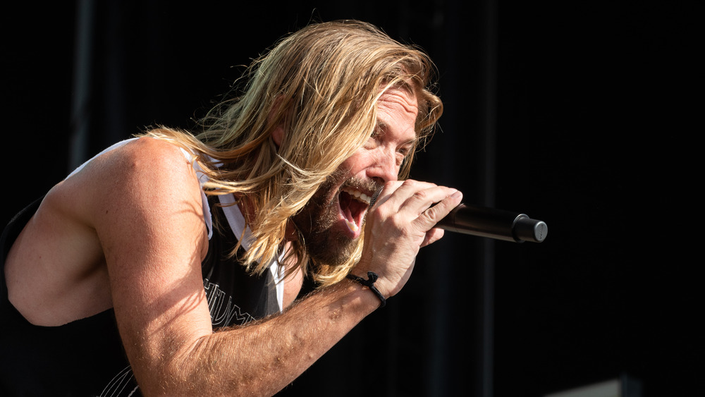 Taylor Hawkins singing