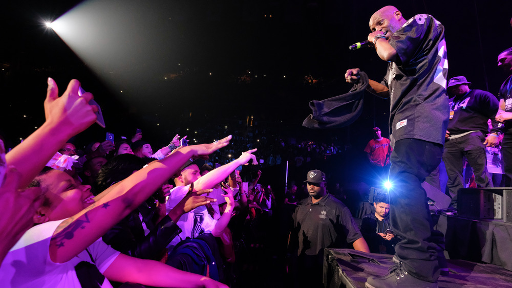 dmx performing on stage