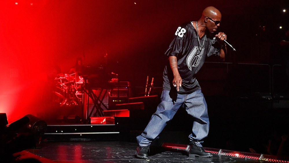 dmx performing on stage