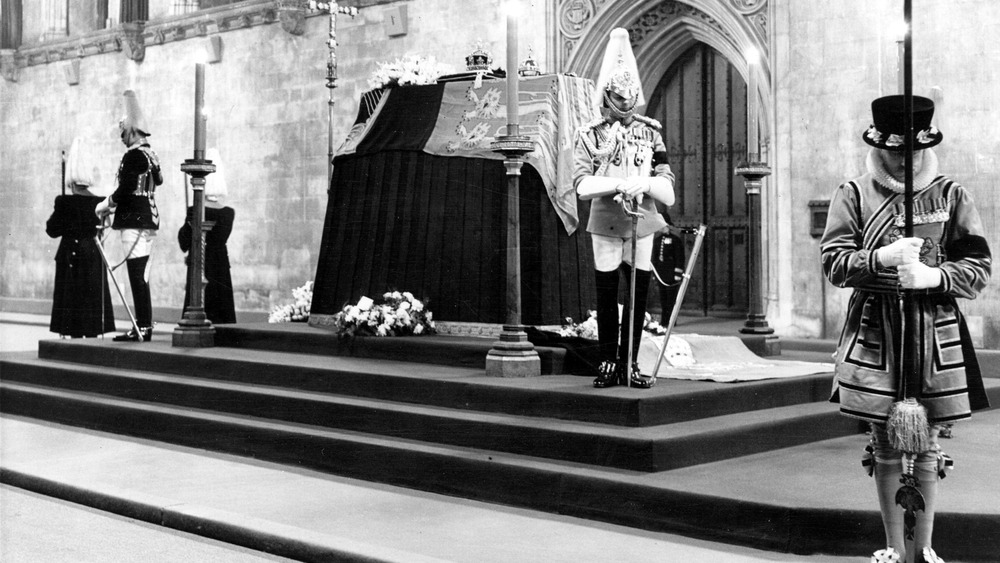 the coffin of king george vi