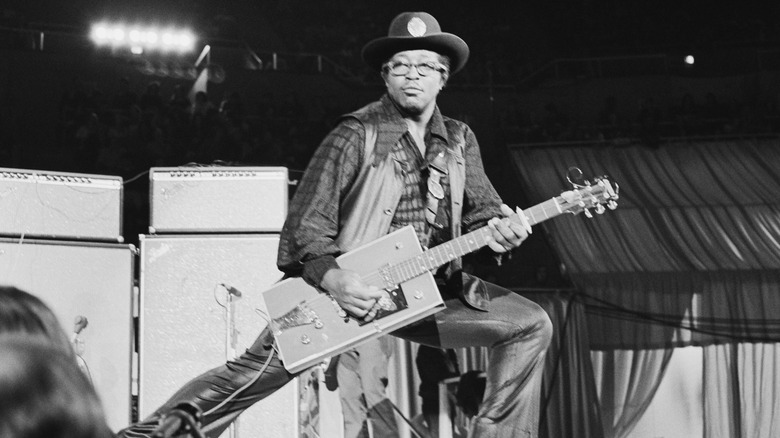 Bo Diddley on stage