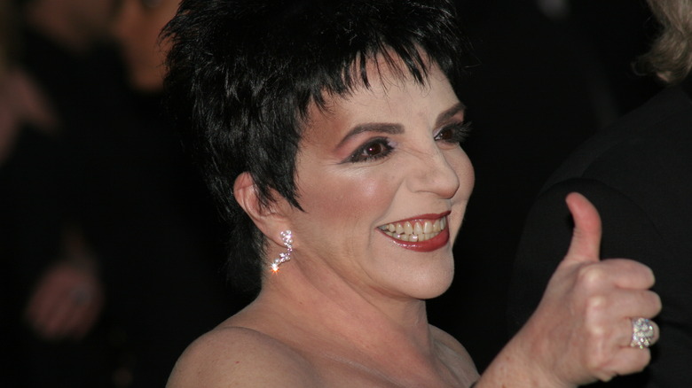 liza minnelli smiling