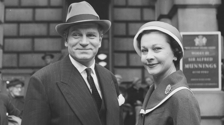 Laurence Olivier and Vivien Leigh smiling