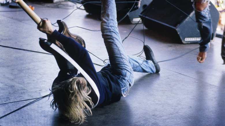 Nirvana performing in 1991