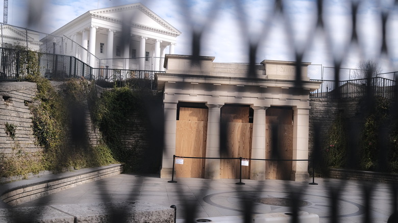 Richmond capitol building behind fence