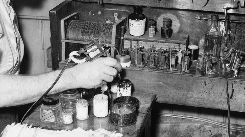 Tattoo parlor in 1937