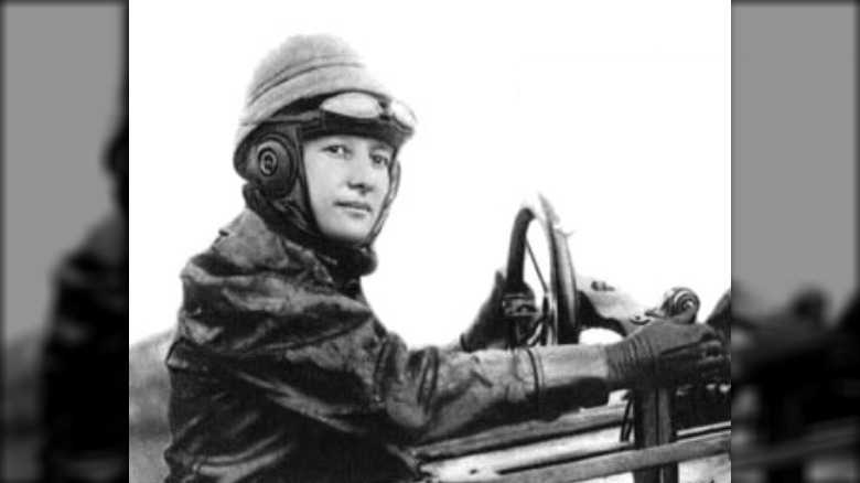 Marie Marvingt french pilot airplane