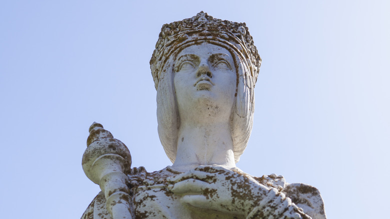 statue of Isabella of Castile