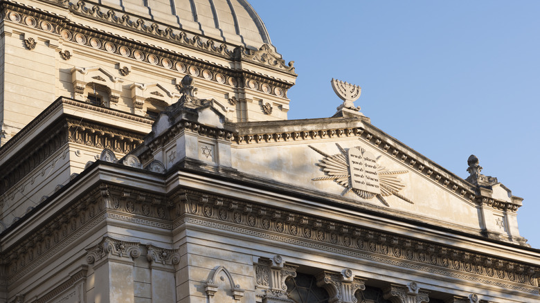 close up of ornate Rome synagogue under blue sky