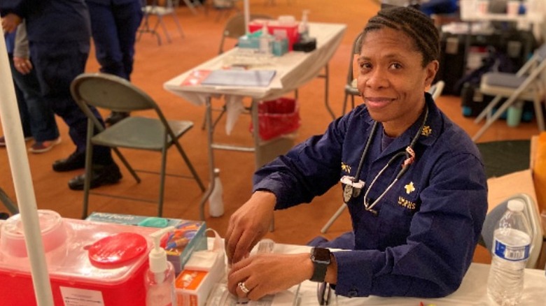 USPHS corps member readying vaccinations