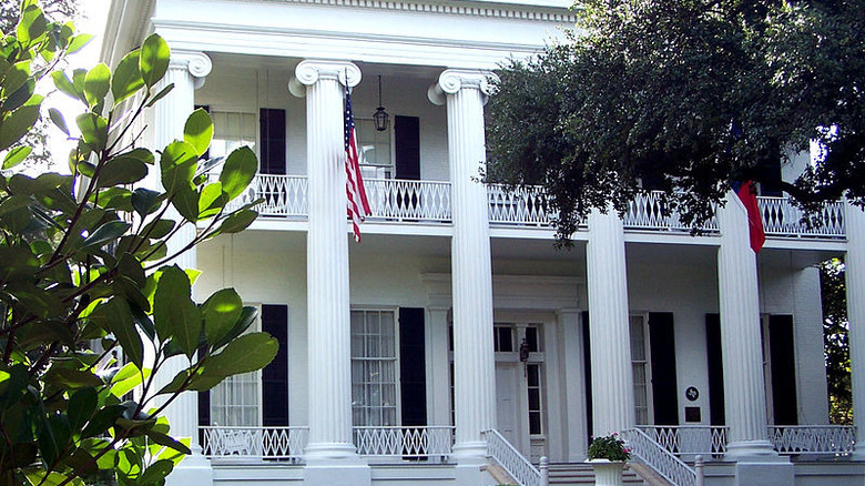 Governor's mansion with white columns