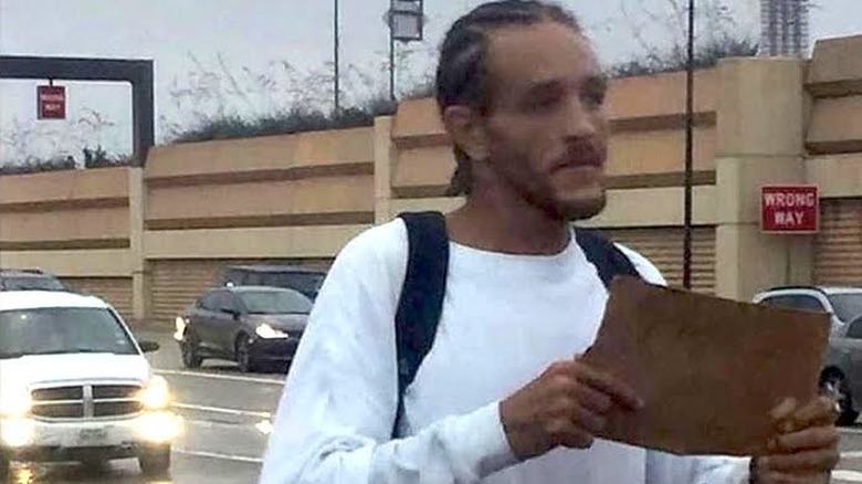 Delonte West allegedly panhandling